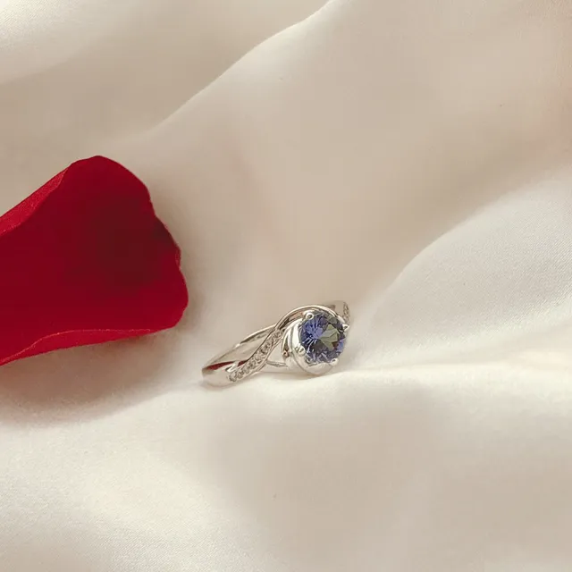【City Diamond 引雅】『月夏之舞』天然丹泉石 坦桑石 48分白K金鑽石戒指 鑽戒(璀璨流光系列)