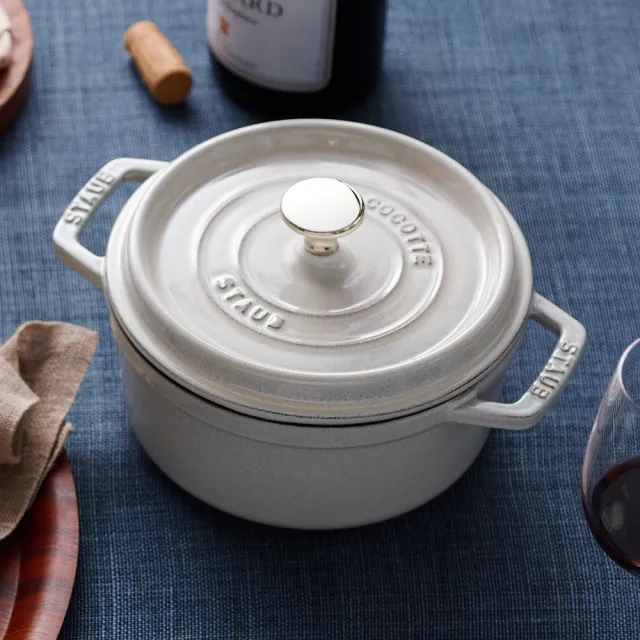 STAUB】圓形琺瑯鑄鐵鍋18cm-顏色任選/新舊包裝隨機出貨(德國雙人牌集團