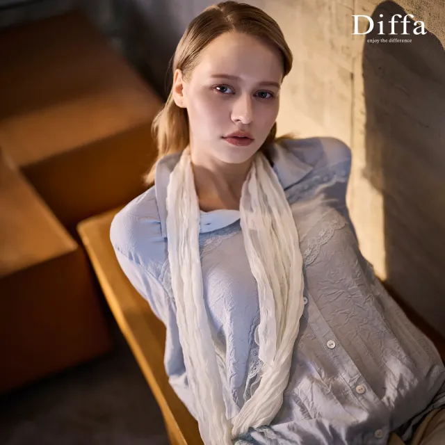 【Diffa】立領壓褶蕾絲拼接抽繩長袖上衣-女