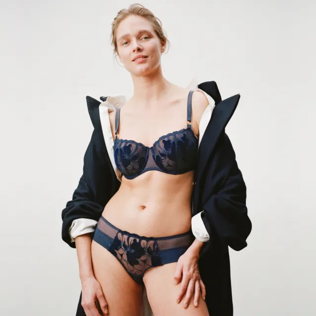 【Chantelle 仙黛爾】Fleurs Signature.專櫃 法式 半罩 網紗無襯 性感 女內衣 藍特.12Q50_0DI(刺繡蕾絲)