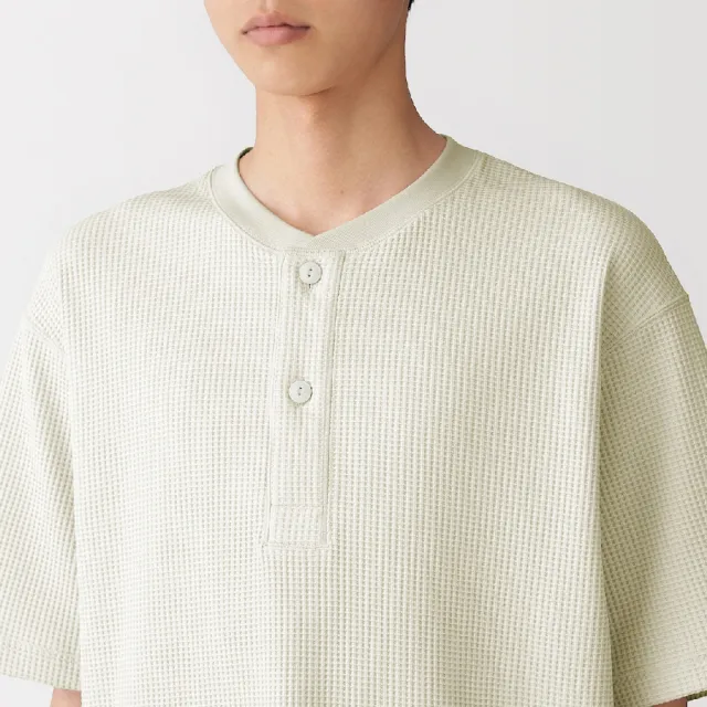 【MUJI 無印良品】男鬆餅紋亨利領短袖T恤(象牙白/深灰/煙燻綠/暗藍)