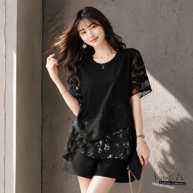 【YOUNGBABY】玫瑰緹花網紗假兩件斜剪裁寬鬆上衣 中大尺碼女裝