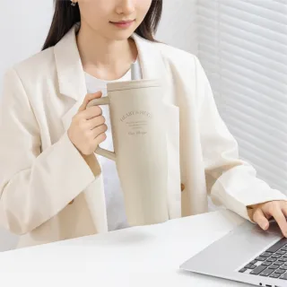 【Oolab 良杯製所】(鈦陶瓷)輕量不鏽鋼鈦陶瓷層 隨行手把杯1150ml(密封防漏/收納式吸管/可車用/鈦塗層)