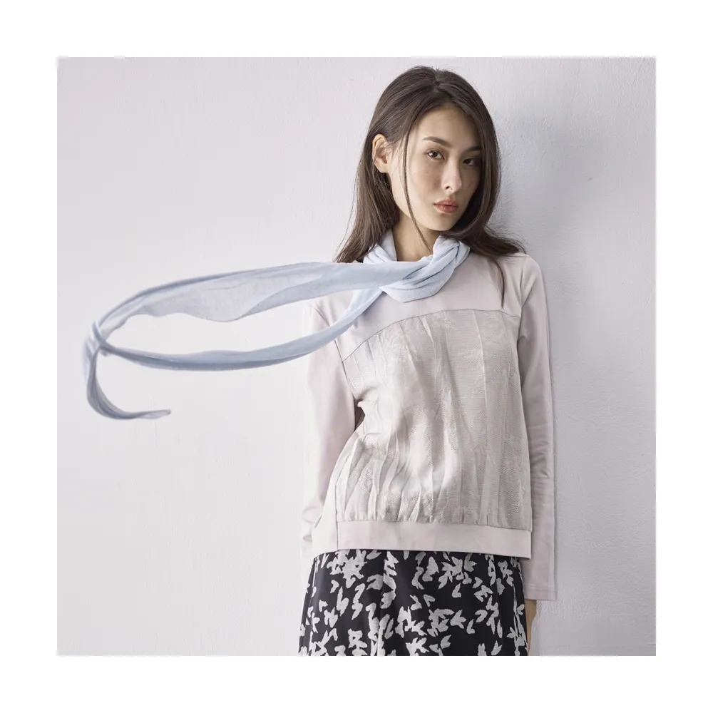 【Diffa】葉脈織紋壓褶異素材拼接長袖針織衫-女
