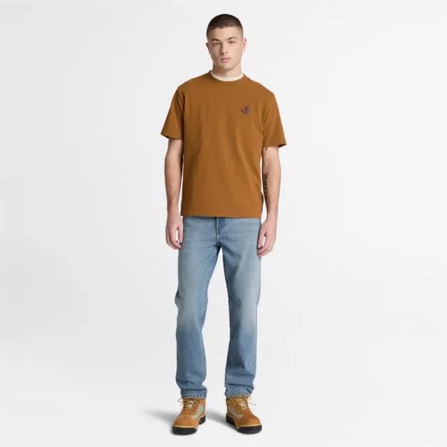 【Timberland】男款深小麥色厚磅皮革徽章短袖T恤(A26WWEH2)