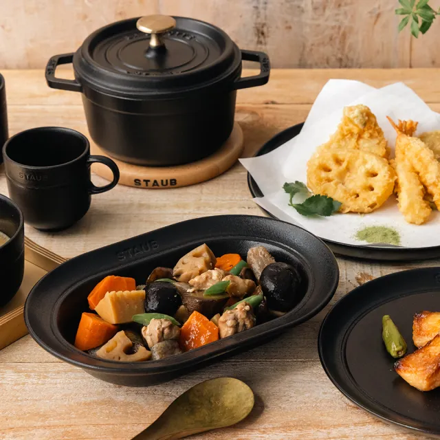 【STAUB】DINING LINE 靜謐黑橢圓陶瓷深餐盤25cm(德國雙人牌集團官方直營)