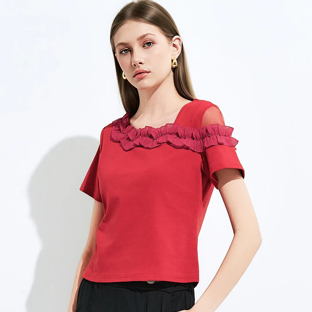 【TOWN’WEAR 棠葳】水鑽荷葉斜領上衣(女上衣/女上著/t-shir/優雅/素色/鑽飾)
