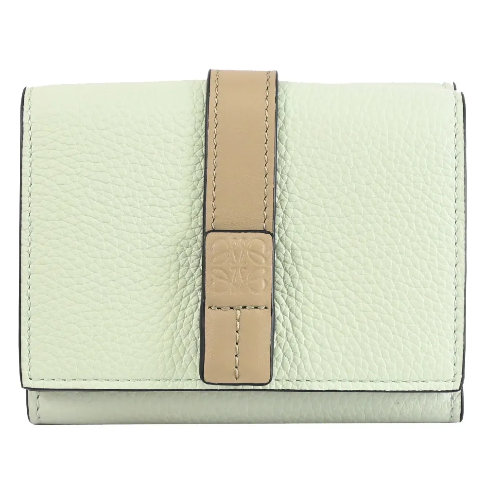 【LOEWE 羅威】品牌烙印LOGO撞色牛皮扣式三折零錢短夾(淺綠)