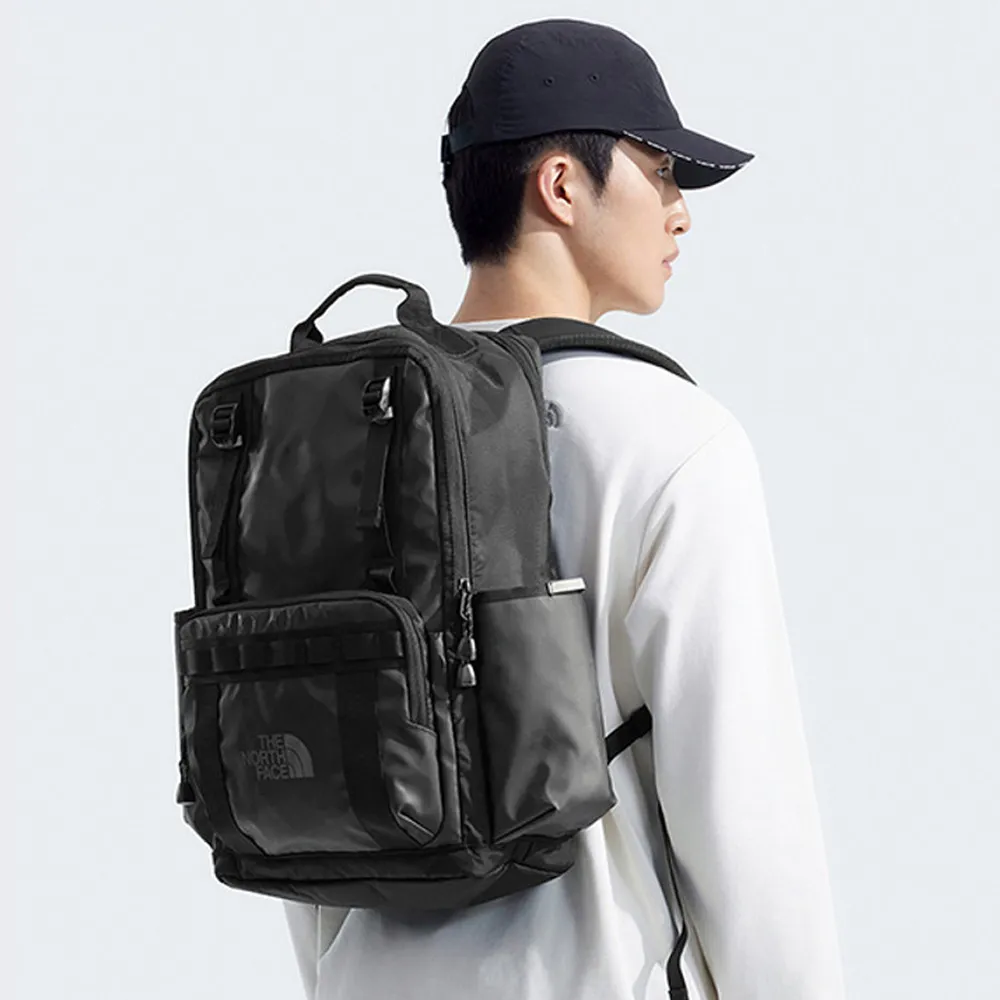 【The North Face】北面男女款黑色DWR防潑水大容量多功能休閒後背包｜8BK4BIA