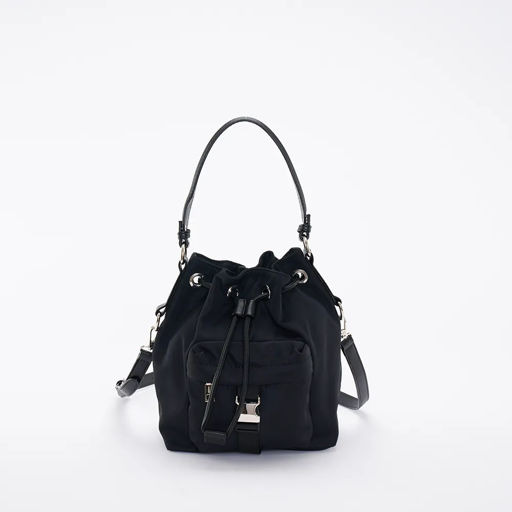 【OCTAVIA 8】雙11 OCTAVIA 8 真皮 -  大人空氣感 尼龍束口肩斜二用水桶包 -舒壓黑