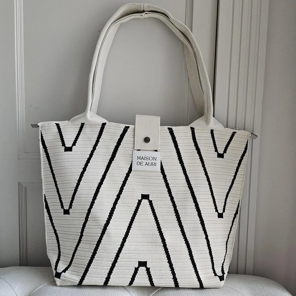 【MAISON DE AURI】雙11 Maison Grandie | Maison Grandie White 格蘭緹之家-白色 大口袋包 / 厚