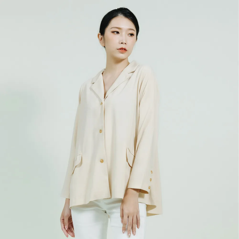 【AVVJOY 艾薇卓爾】輕薄西裝外套(大衣 外套 小西裝 西裝女 外套女 西裝外套 百搭外套 KC0001WT)
