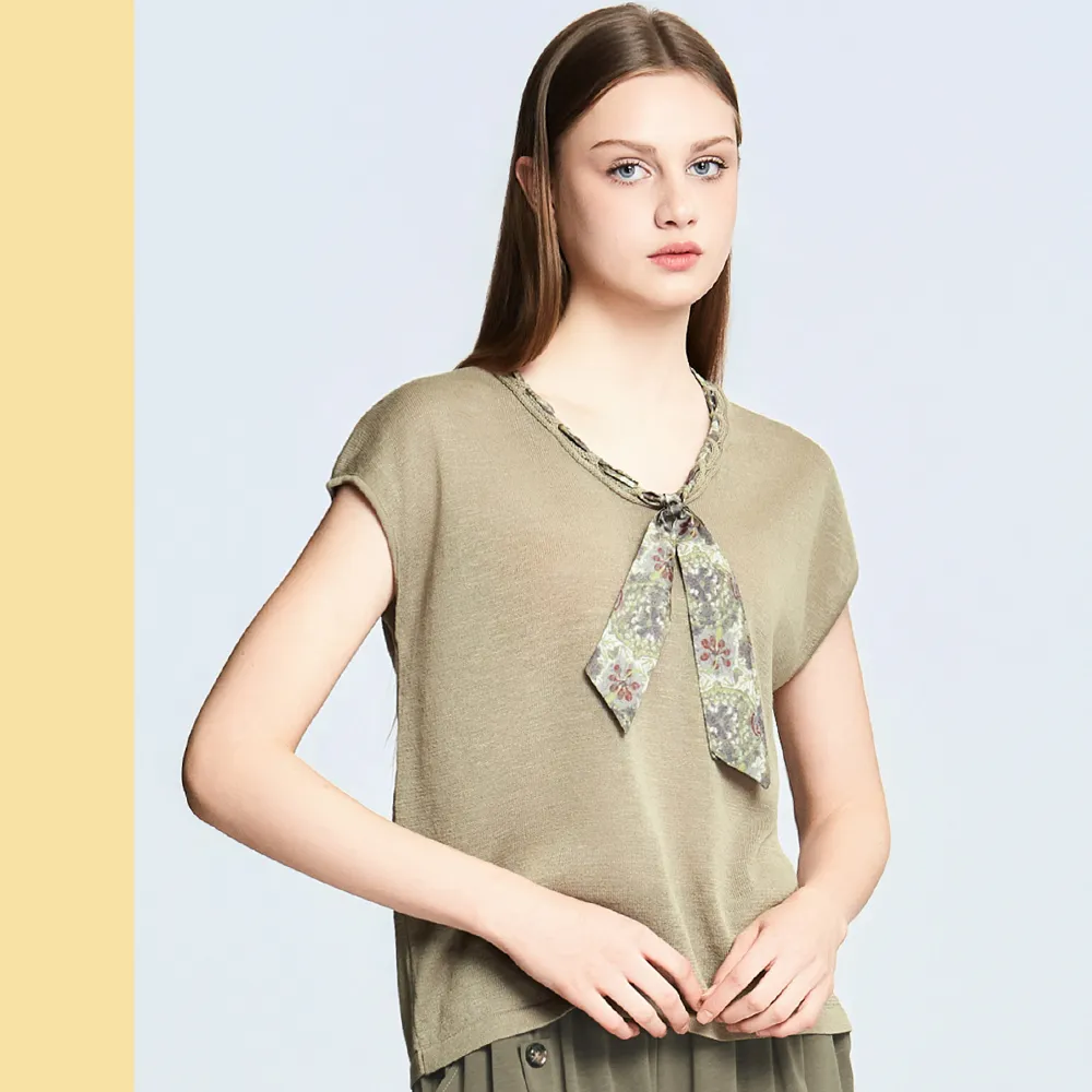 【Just Wear 佳葳】氣質花卉領巾針織上衣(女上衣/女上著/短袖/撞色/百搭/透膚)