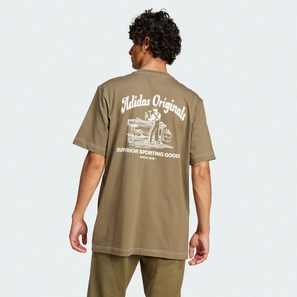 【adidas 愛迪達】Wab Tee 男 T恤 運動上衣 休閒短袖 棉質 軍綠 棕 亞版(JP4476)