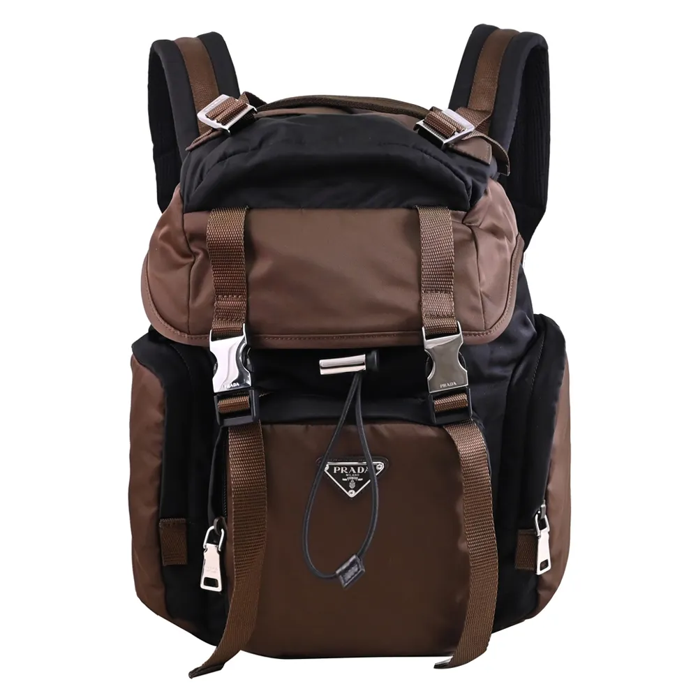 【PRADA 普拉達】Re-Nylon 經典LOGO翻蓋三口袋束口商旅包後背包(深棕)