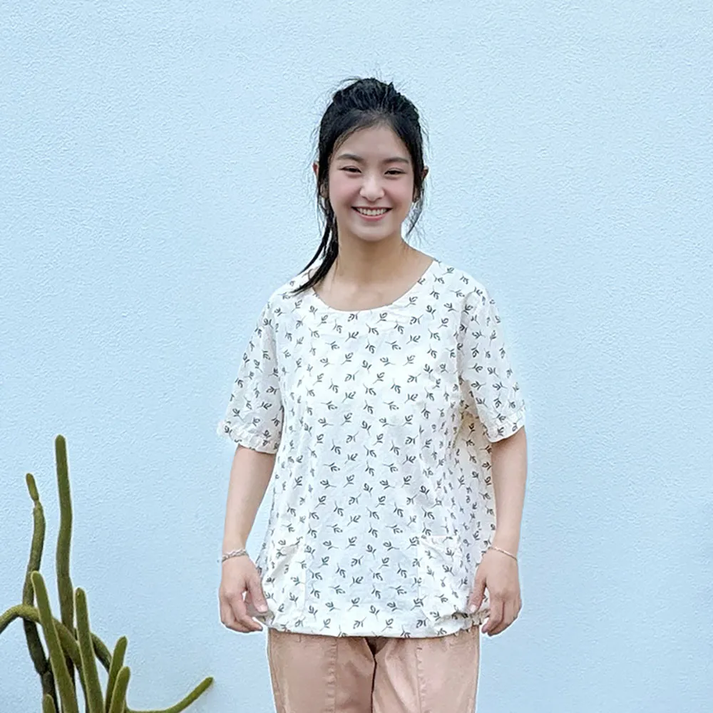 【Hana Mokuba】花木馬日系女裝圓領滿版印花雙口袋上衣(造型上衣)
