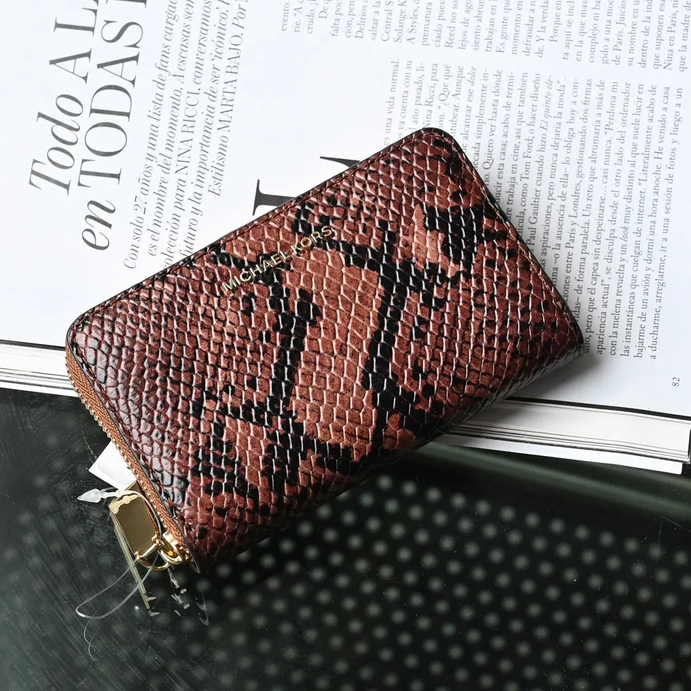 【Michael Kors】金屬LOGO蛇紋皮革信用卡證件名片零錢包(深咖)