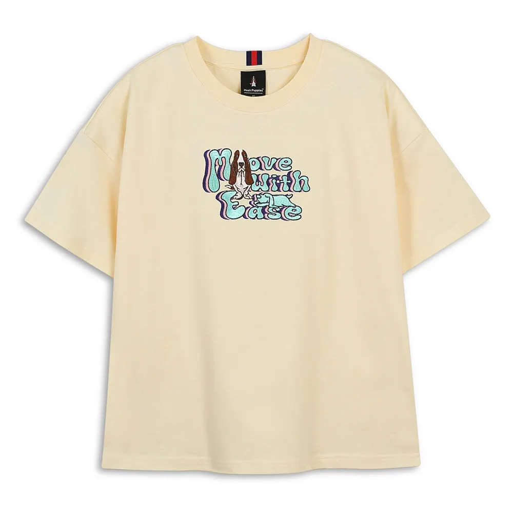 【Hush Puppies】女裝 T恤 配色造型英文刺繡狗寬版T恤 (淺黃 / 63211109)