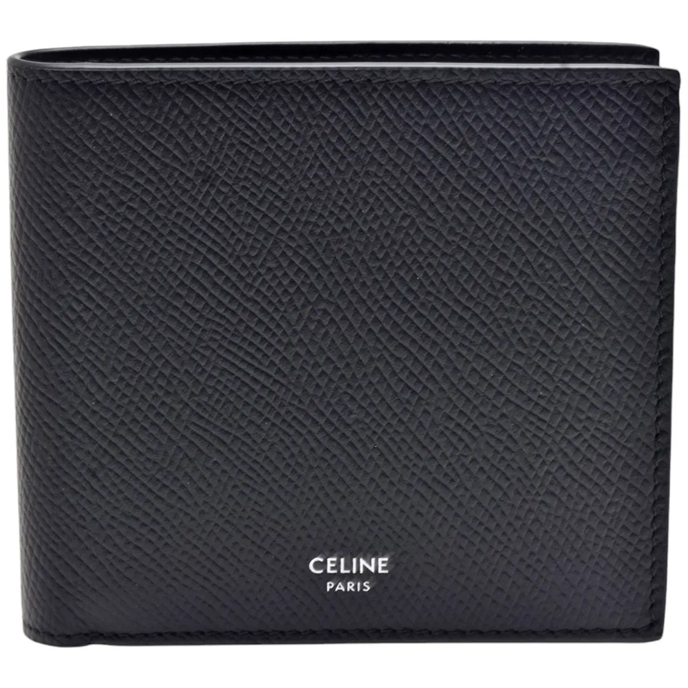 【CELINE】經典品牌字母LOGO粒面牛皮折疊短夾(黑色10B653BEN.38SI)