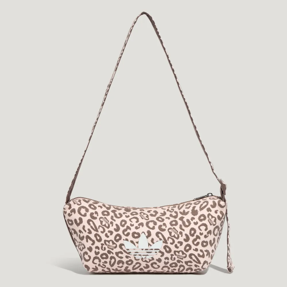 【adidas 愛迪達】運動 休閒 後背包 男包 女包 LEOPARD SHD BAG (LC8239)