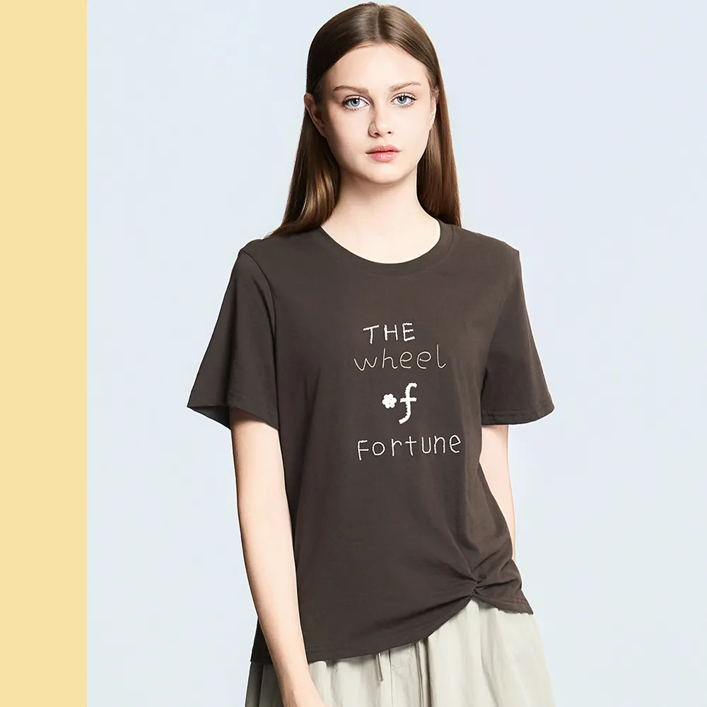 【Just Wear 佳葳】點線文字刺繡扭結上衣(女上衣/女上著/修身/短袖/文字/字母/休閒/百搭)
