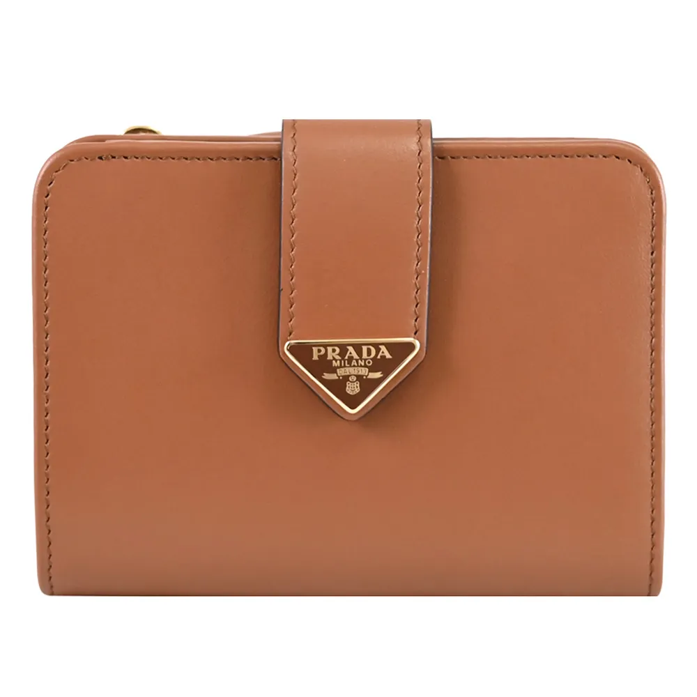 【PRADA 普拉達】經典三角LOGO小牛皮扣式多夾層零錢中短夾(咖)