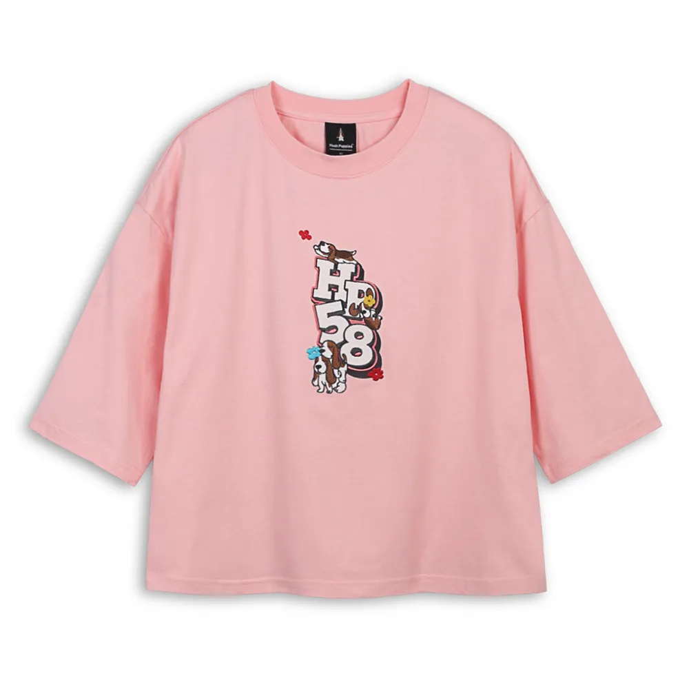 【Hush Puppies】女裝 T恤 HP58造型趴趴狗刺繡五分袖T恤 (淺粉紅 / 64211104)