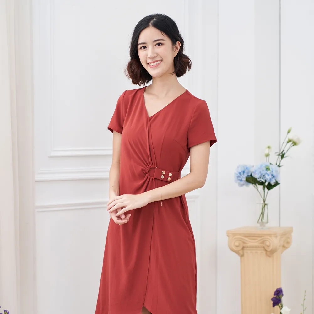 【RED HOUSE 蕾赫斯】V領素面釦環洋裝(磚紅色)