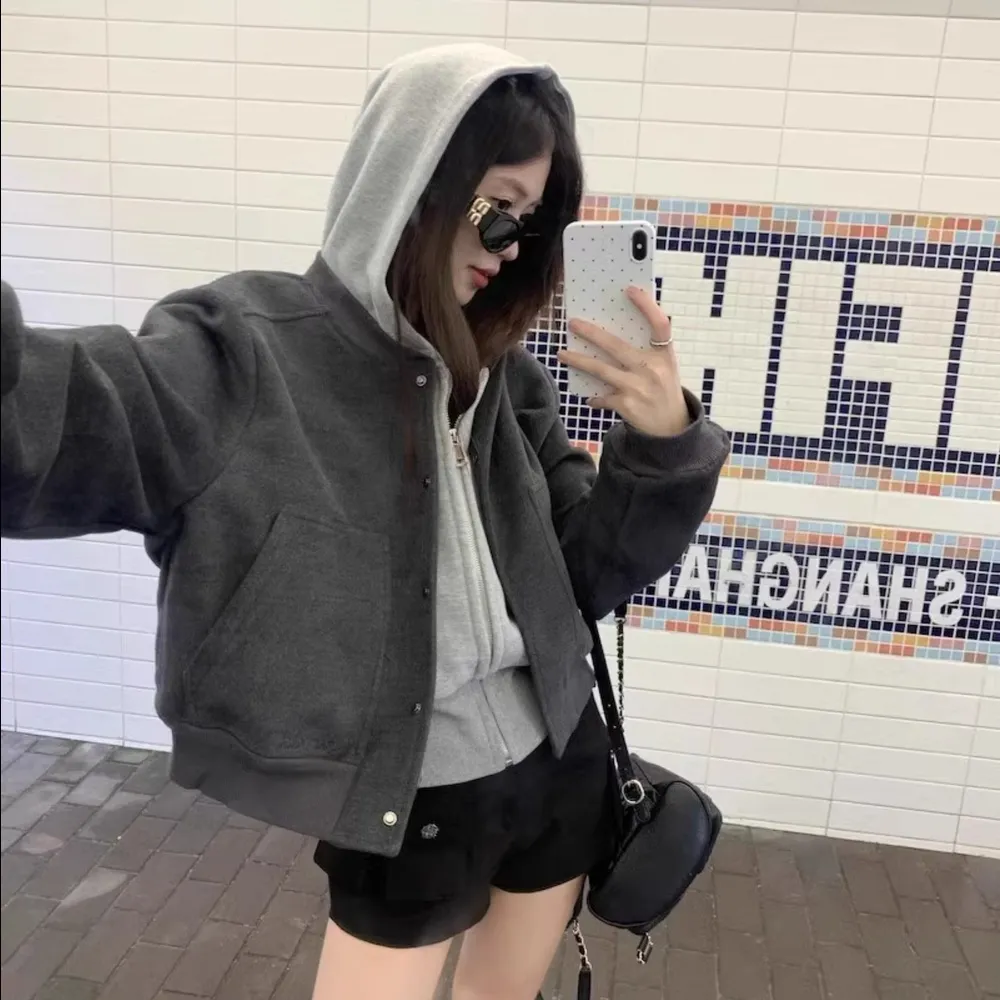 【AS 梨卡】女裝 外套 大衣 毛呢外套 棒球外套 保暖毛呢 連帽外套 短版毛呢 灰色夾克FR1049