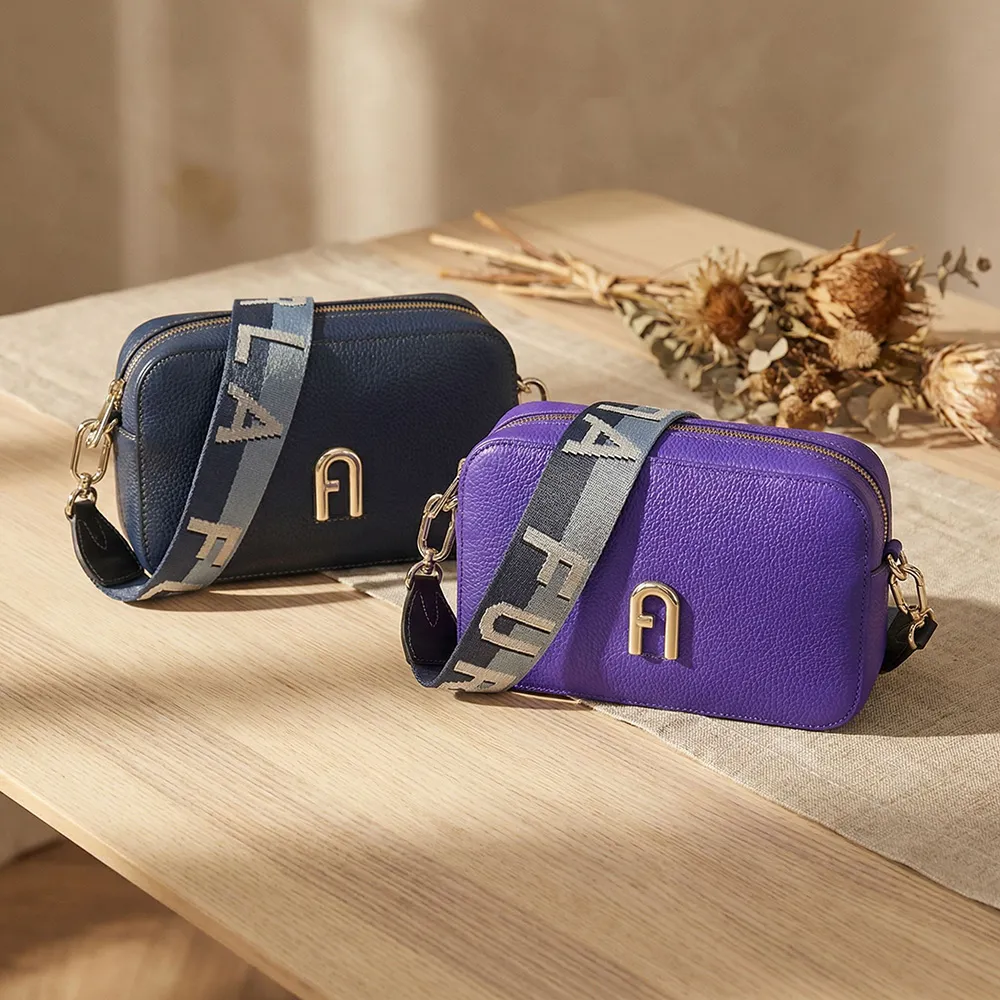 【FURLA 芙拉】FURLA 荔枝紋牛皮Primula系列拉鍊斜背相機包(迷你/多色)