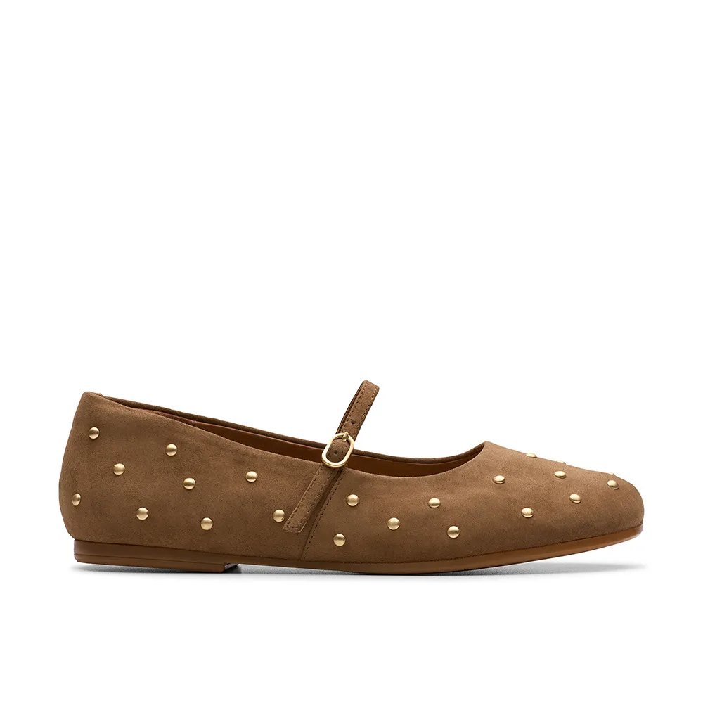 【Clarks】女鞋 -Livia Stud真皮鉚釘瑪莉珍鞋 平底鞋(核桃色)(CLF84158C)