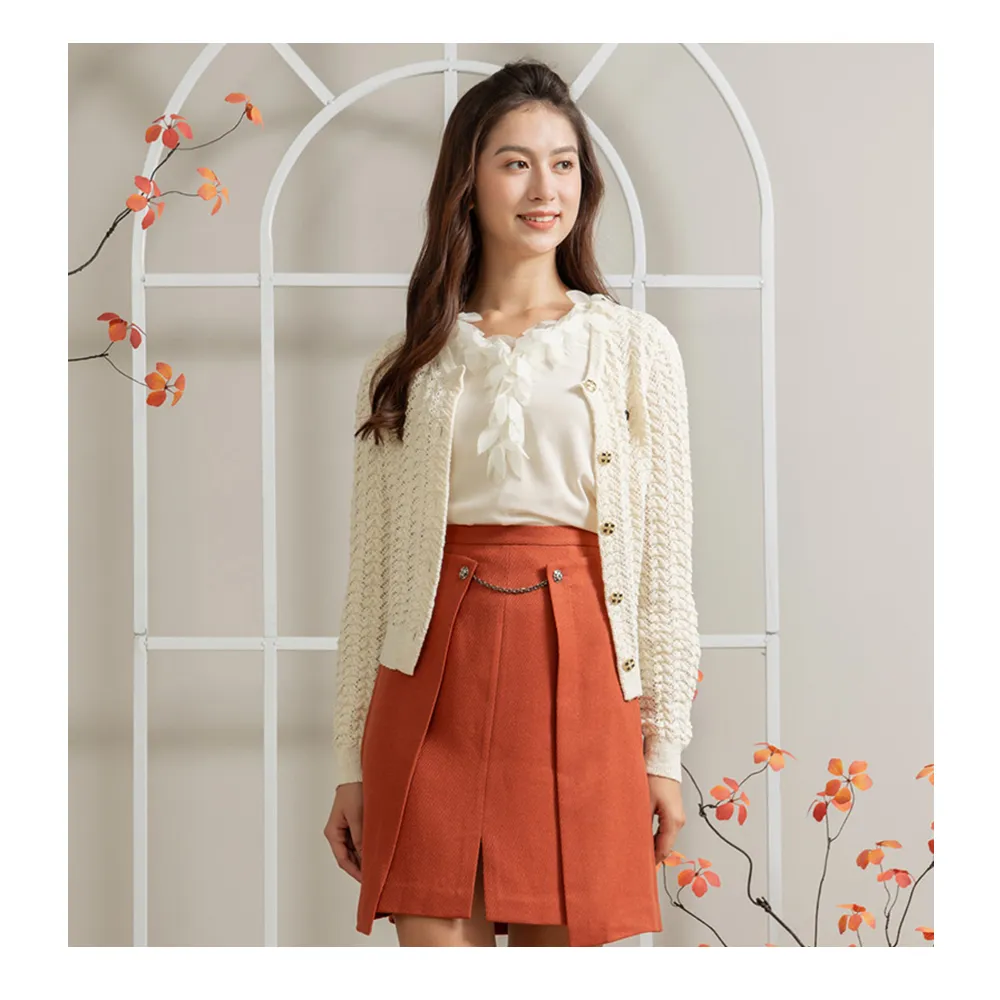 【IRIS 艾莉詩】縷空織紋開襟上衣-2色(56804)