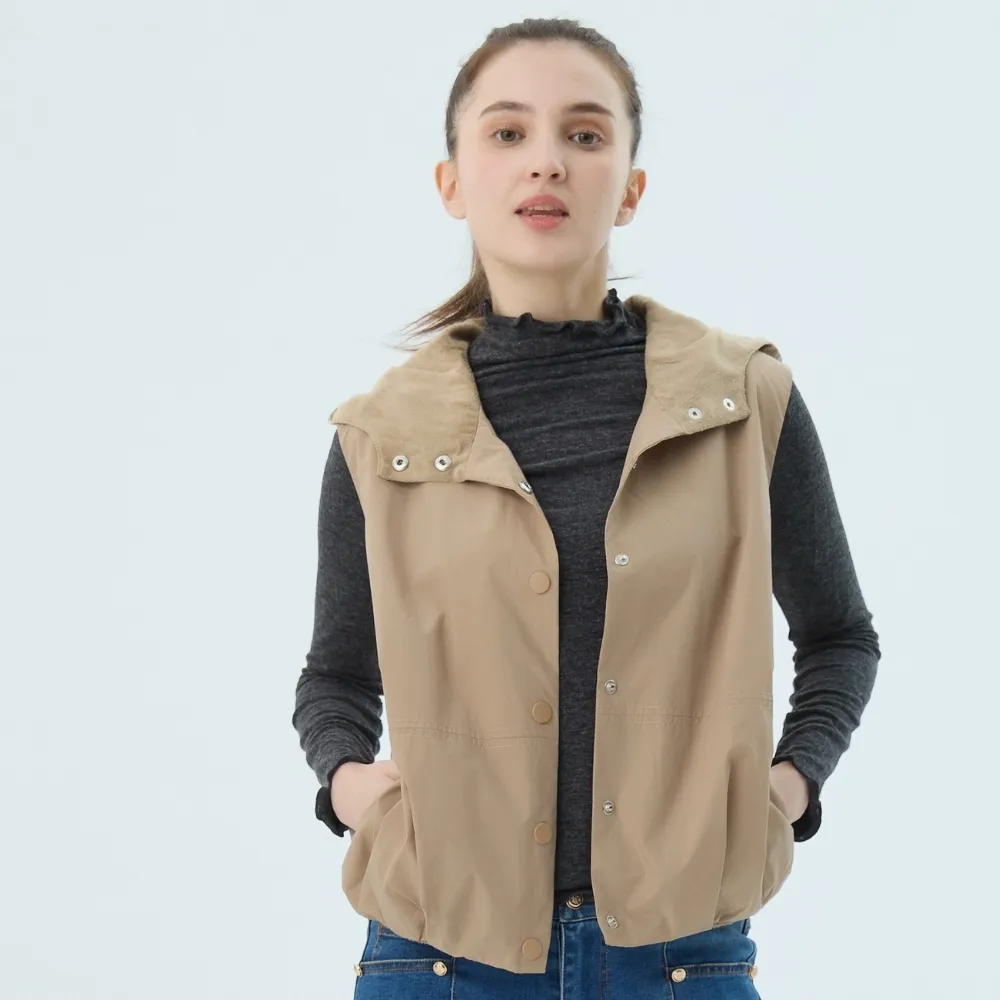 【Qiruo 奇若名品】防風保暖背心 排扣連帽背心外套 卡色背心7169D