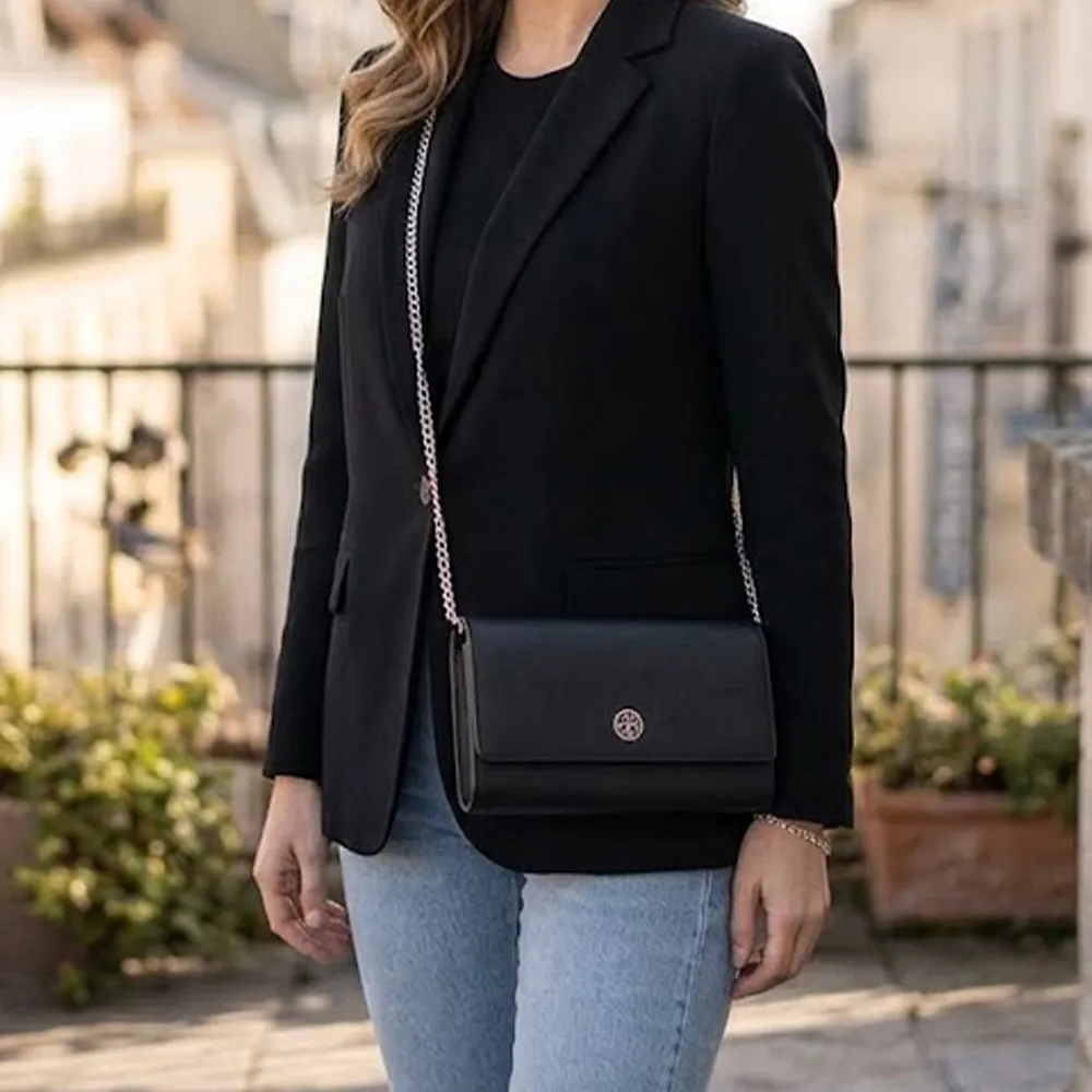 【TORY BURCH】EMERSON 防刮十字紋翻蓋磁釦斜背WOC包-黑色
