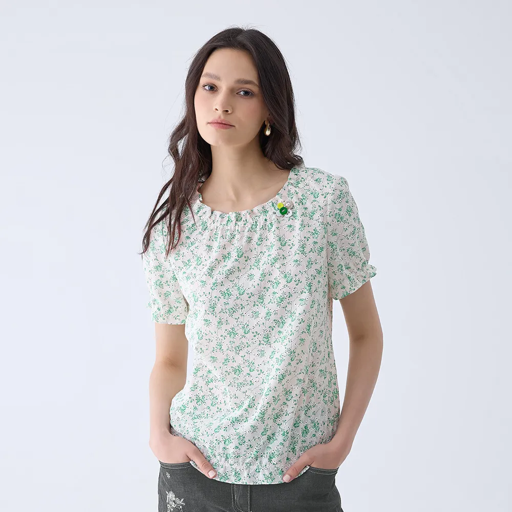 【ILEY 伊蕾】清新孔洞刺繡碎花上衣(白色；M-XL；1242441401)