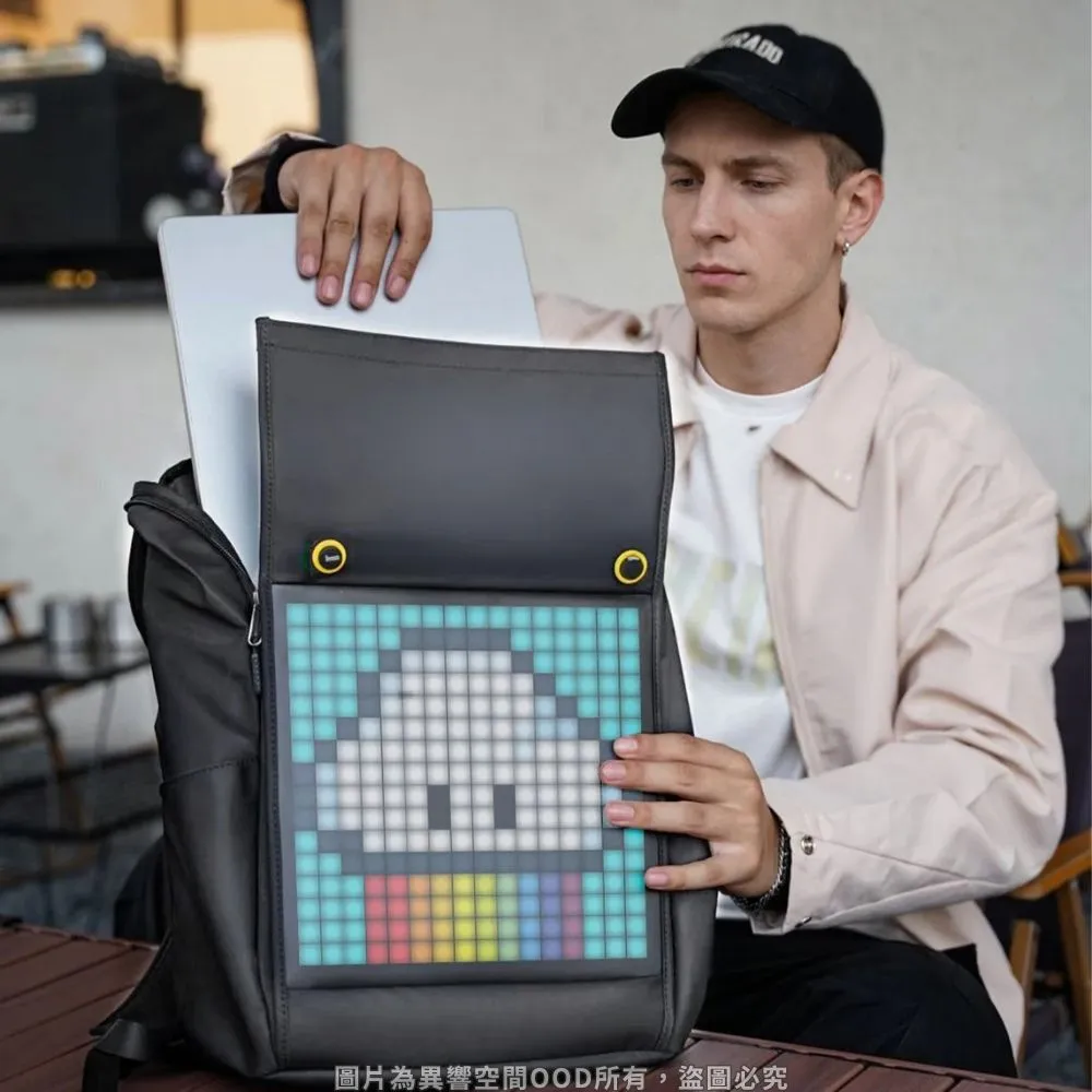 【DIVOOM】雙11 Divoom Pixoo Backpack-M 像素後背包 15吋筆電層 可自訂 LED 動態動畫 防潑水電競背包