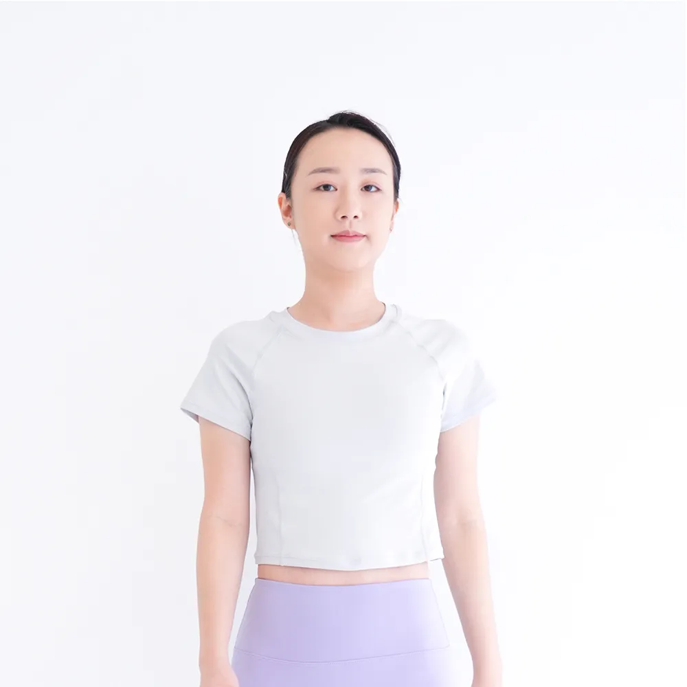 【Mukasa 慕卡莎】DURABLE 接邊短袖短版上衣 - 空靈灰 - MUK-23043(瑜珈服、瑜珈罩衫、運動上衣)