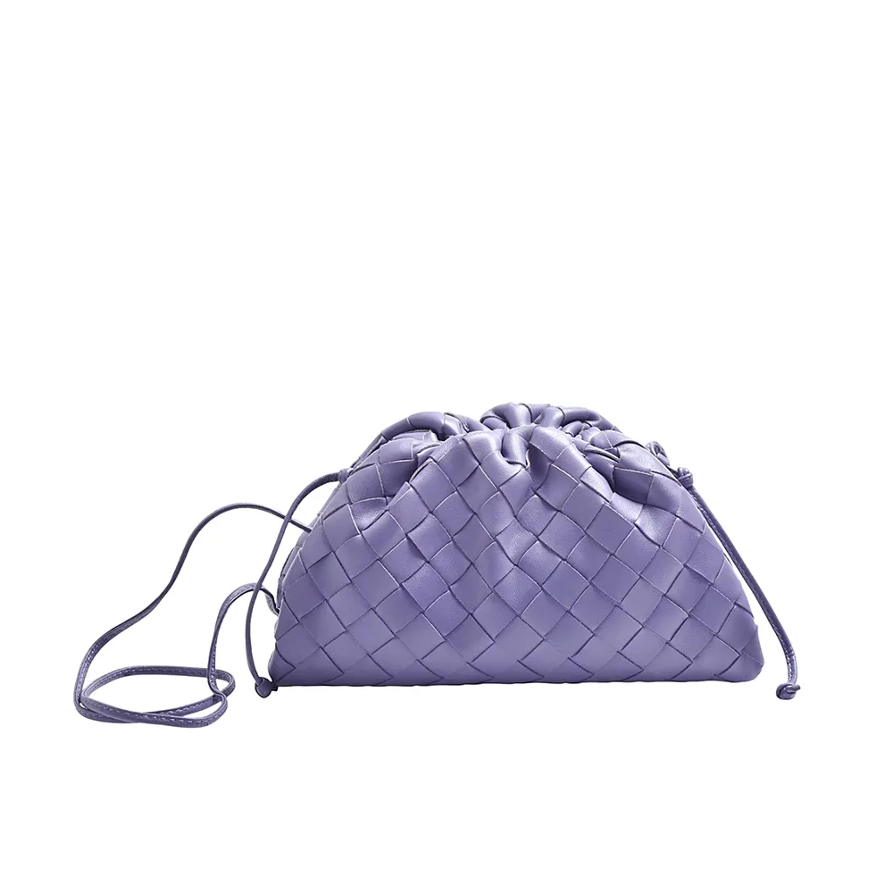 【BOTTEGA VENETA 寶緹嘉】The Pouch系列小羊皮編織雲朵包/斜背包(薰衣草紫585852-VCPP1-5130)