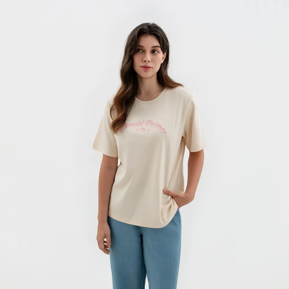 【Arnold Palmer 雨傘】女裝-傘LOGO繡花寬鬆版圓領短袖T-Shirt-淡黃色