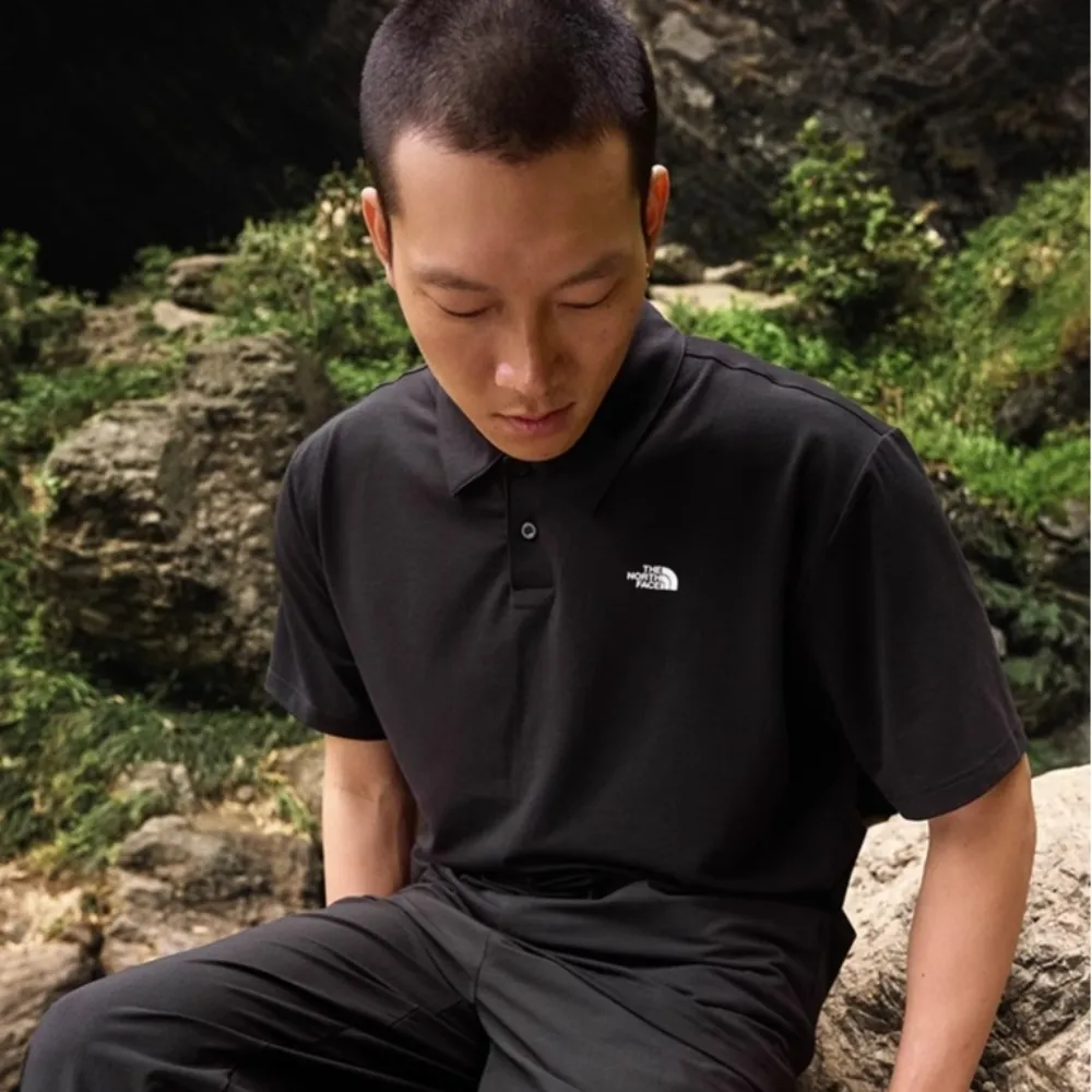 【The North Face】北面男款黑色吸濕排汗POLO衫短袖｜8EY5JK3(排汗衫)