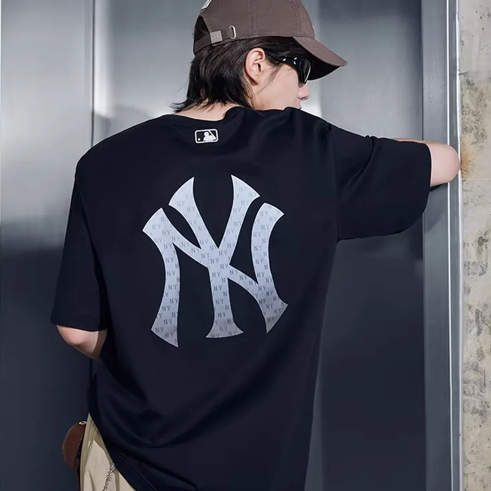【MLB】短袖T恤 Monogram系列 紐約洋基隊 (3ATSM0863-50BKS)