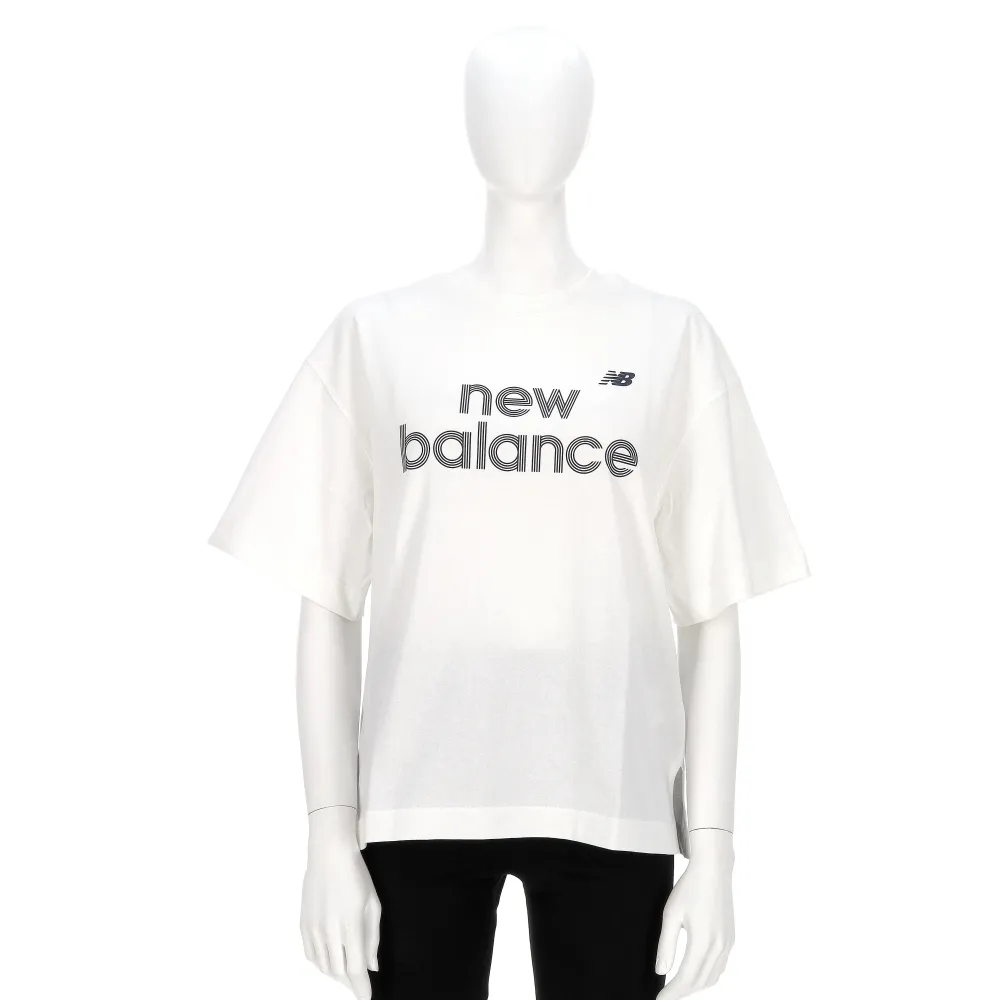 【NEW BALANCE】女款 白色 美規 寬鬆 文字 印花 T恤 運動 休閒 短袖 WT61L713WT