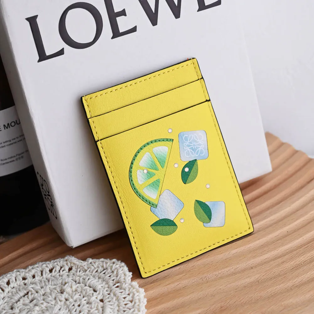 【LOEWE 羅威】經典徽章LOGO雞尾酒印花信用卡名片隨身卡夾(黃)